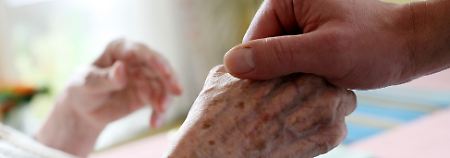 Die Studie berichtet von teils alarmierenden Zuständen älterer Menschen.