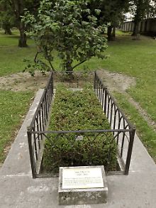 Das Grab des Theologen und Reformators auf einem Genfer Friedhof.