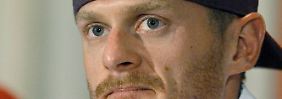 Ex-Profi Floyd Landis erhebt Vorwürfe gegen Alberto Contador und Lance Armstrong.