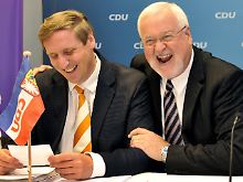 Der scheidende Ministerpräsident Carstensen geht auf Abstand zu seinem einstigen Ziehsohn.