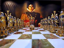 Die Chinesen sind bereits dabei, sich Stücke aus dem Besitz des "King of Pop" für das Neverland-Replik zu sichern.