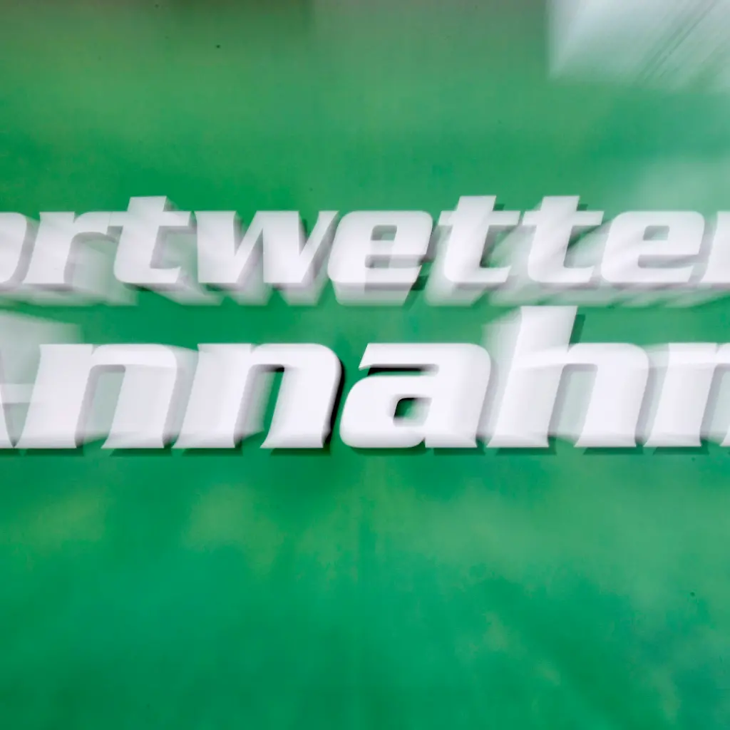 DEU-Fussball-Wetten-TKI103-jpg3346394527912055551