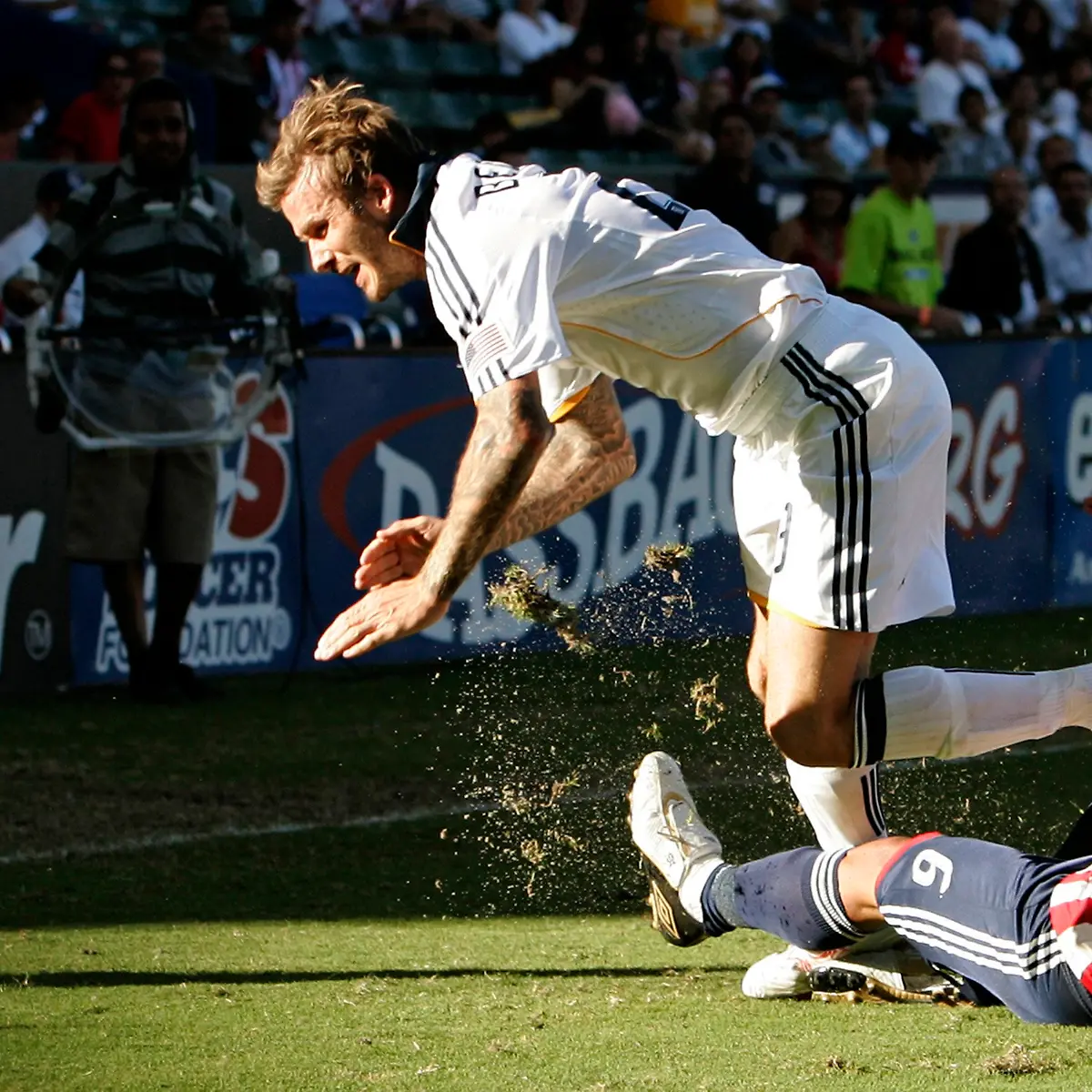 DLM04-SOCCER-1101-1A-JPG2001579003198266431