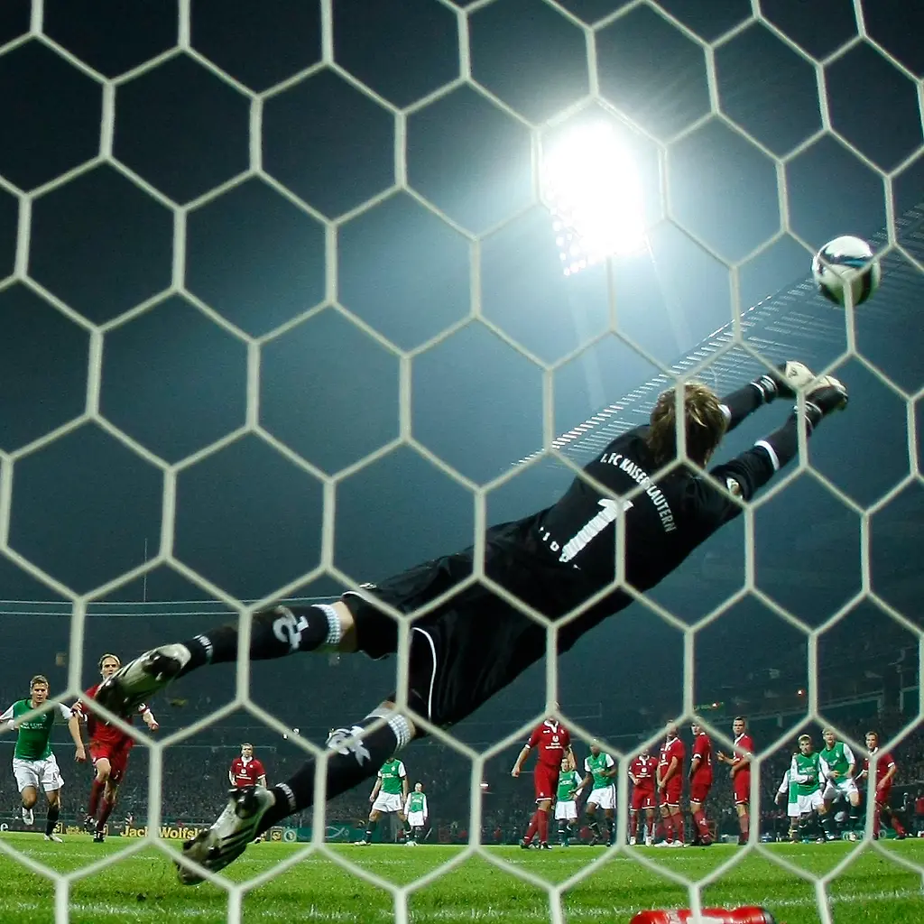 BRE16-SOCCER-GERMANY-1028-11-JPG7202707585601295244