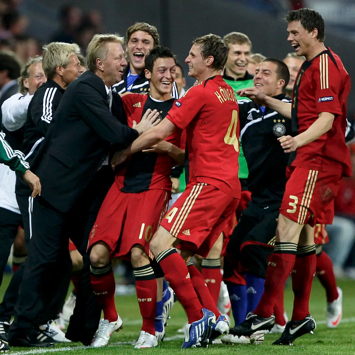 SWE112-SOCCER-0629-11-JPG5594036974019744521