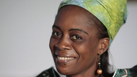 Frauenrechtlerin Rugiatu Turay kämpft in ihrer Heimat Sierra Leone gegen das Ritual der Genitalverstümmelung. 