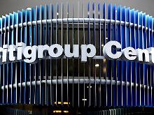 Mit dem Verkauf erspart sich die Citigroup weitere Kritik an der Vergütung des für Phibro tätigen Star-Händlers Hall, der in diesem Jahr bis zu 100 Mio. US-Dollar verdienen könnte.