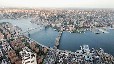 New York und East River.