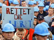 Kundgebung von Mitarbeitern der insolventen Wadan-Werft.