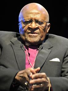 Friedensnobelpreisträgers Desmond Tutu heizt Rassismus-Thema an.