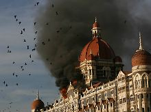 Das brennende Hotel Taj während der Terrorangriffe im November 2008.