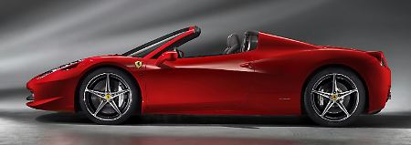 Ein Ferrari "458 Spider", auf Hochglanz poliert für die IAA 2011 in Frankfurt.