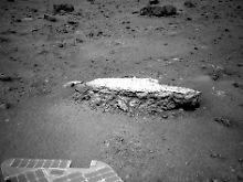 Ein besonderes Gestein im Mars-Krater.