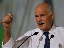 Abwehrkampf an mehreren Fronten: Giorgos Papandreou.