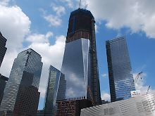 Blick auf die Baustelle. Rechts neben 1 WTC steht das neue 7 WTC. 