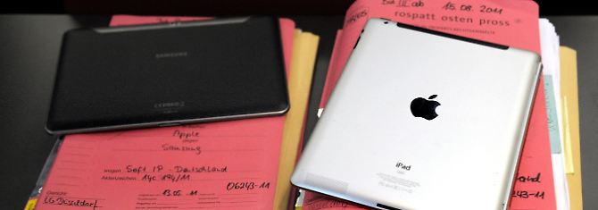 Vor dem Düsseldorfer Landgericht war Apple mit seinem iPad-Geschmacksmuster gegen das Samsung Galaxy Tab 10.1 erfolgreich. Das Oberlandesgericht könnte die Entscheidung kippen.