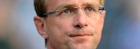 Gesundheitliche Gründe: Ralf Rangnick tritt als Trainer des Fußball-Bundesligisten FC Schalke 04 zurück.