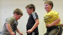 Ob mit oder ohne DFB-Fantrikot - sportive Geister sollten vor allem auf gesunde Ernährung achten.