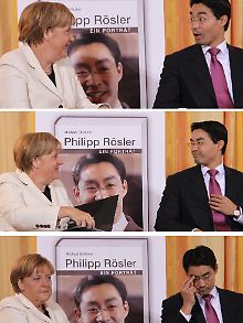 Ein bisschen Distanz bewahren: Merkel gibt gerne ein paar Ratschläge mit auf den Weg.