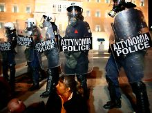 Es bleibt unruhig in Athen. 