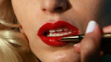 Juckreiz, Hautausschlag, Krebsgefahr: Viele Lippenstifte mangelhaft