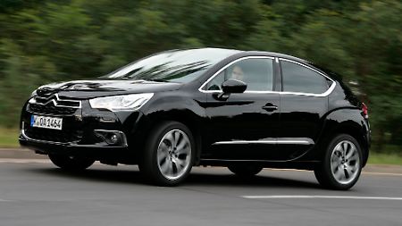 Mit dem DS4 erweitert Citroën seine Kompakt-Baureihe um eine Edel-Variante.