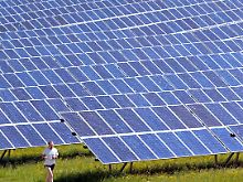 Eine Solaranlage bei Kaufbeuren/Ostallgäu.