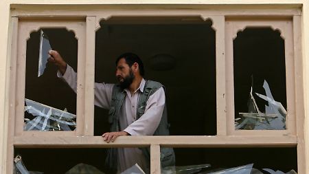 Schäden an einem Wohnhaus in der Nähe der US-Botschaft in Kabul.