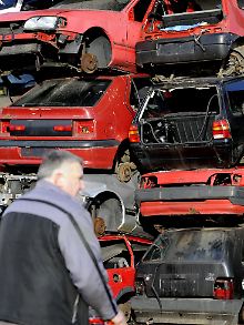50.000 Autos sind offenbar nicht plattgedrückt worden.