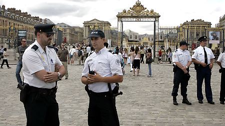 Die ausländischen Kollegen sollen den französischen Polizisten in der Ferienzeit zur Seite stehen-