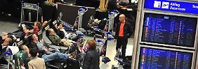 Passagiere am Frankfurter Flughafen