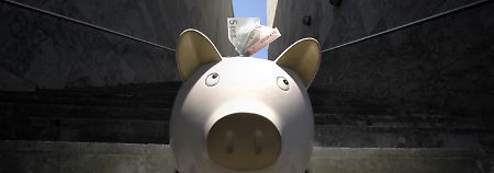 Pro Kunde und Institut je 100.000 Euro: Sparschweine schützt die gesetzliche Einlagensicherung allerdings nicht.