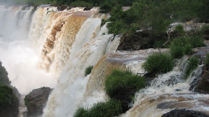 Iguazu - "Großes Wasser": Der größte Wasserfall der Welt
