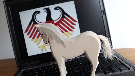 #Piraten @Trojaner: LOL: Piraten verspotten Staatstrojaner