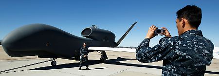 Trägt Raketen ferngelenkt ins Ziel: eine Drohne vom Typ "Global Hawk".