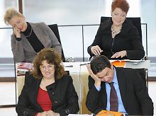 Jürgen Walter, hinter ihm Carmen Everts. Vorne links Silke Tesch, dahinter Dagmar Metzger.