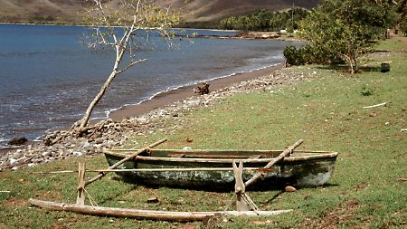 Blick auf einen Strand von Nuku Hiva.