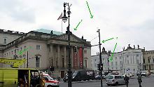 Auch Unter den Linden dürften die kleinen Antennen der Router kaum das Stadtbild stören.