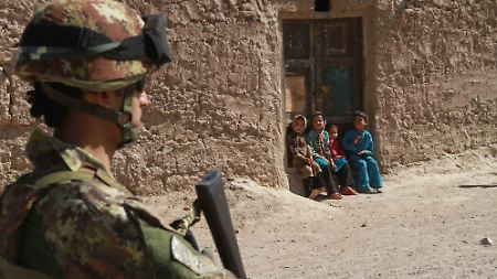 Besatzer statt Befreier: Afghanen misstrauen NATO