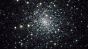 Die Hubble-Aufnahme zeigt "Blaue Nachzügler" im Kugelsternhaufen Messier 30 des Sternbildes Steinbock.