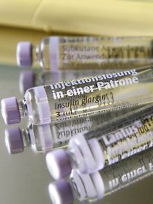 Auf eine Reise sollte man mehr Insulin, Tabletten und Testmaterial mitnehmen, als normalerweise verbraucht wird.