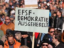 Auch bei der "Occupy Frankfurt"-Bewegung wurde gegen die Aushebelung der demokratischen Kontrolle protestiert.