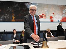 Auch SPD-Fraktionschef Steinmeier kann offenbar auf seine Abgeordneten zählen.