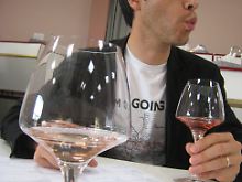 Derselbe Wein wird mit unterschiedlichem Hintergrundwissen anders bewertet.