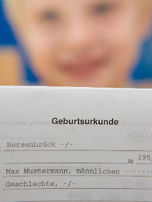 In der Geburtsurkunde werden alle Namen des Kindes eingetragen. 