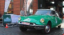 Die Citroën DS 19  der Autostadt Wolfsburg, gefahren von Klassik-Mobil-Moderator Jochen Freriks, hat die technische Abnahme bestanden.