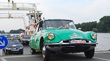 Die DS von Klassik Mobil nach der Überquerung der Elbe.
