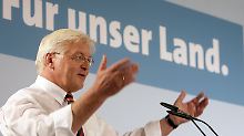 Da kann ihr Herausforderer Steinmeier noch so sehr die Ärmel hochkrempeln.