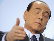 Berlusconi muss den Karren noch ein Stück weit aus dem Dreck ziehen.
