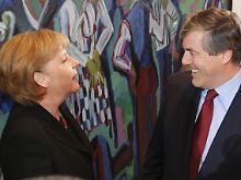 Bundeskanzlerin Merkel mit dem Chef der Deutschen Bank, Josef Ackermann.